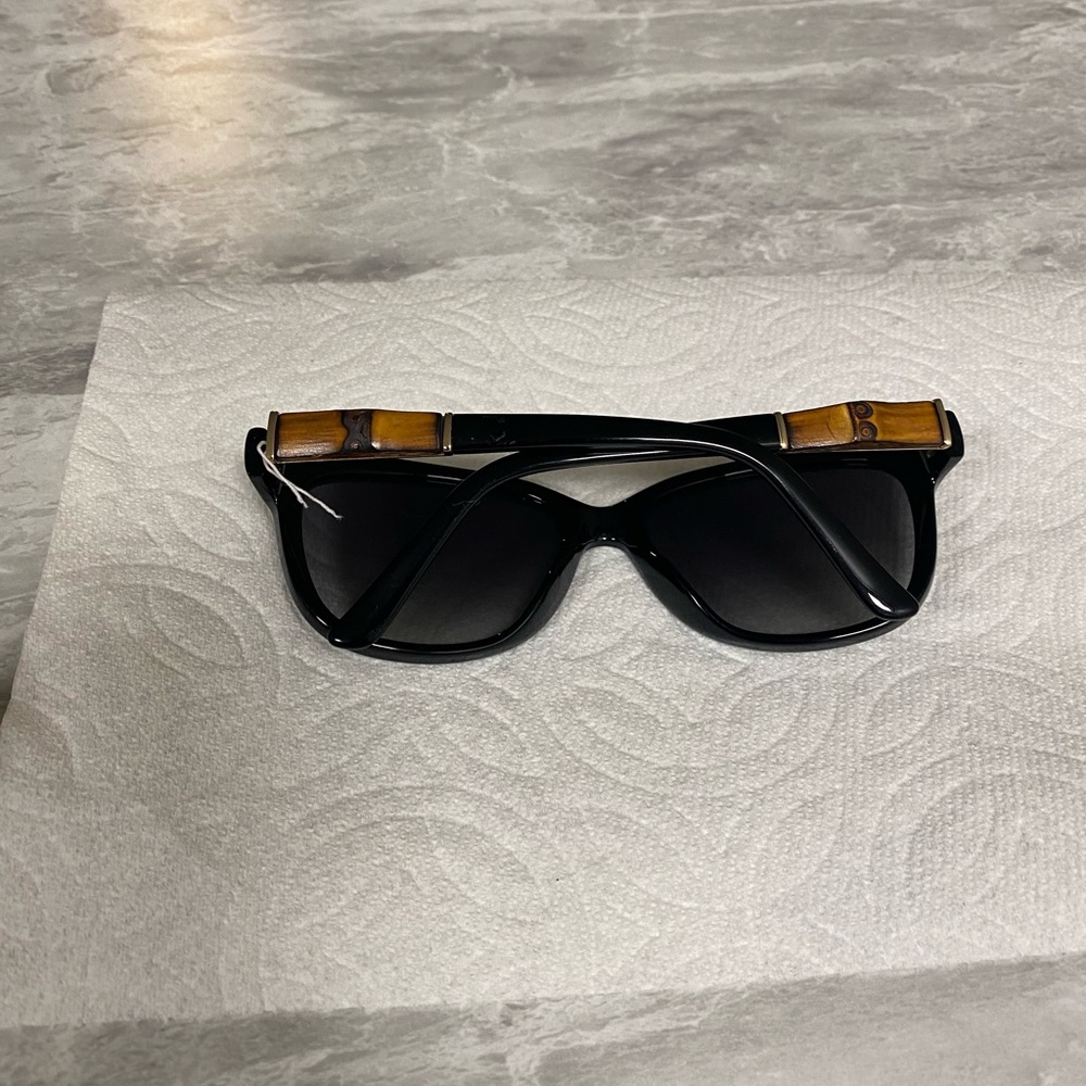 Gucci - Picture 2 of 6